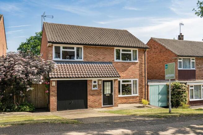 3 bed property, in Upper Hall Park, £975,000