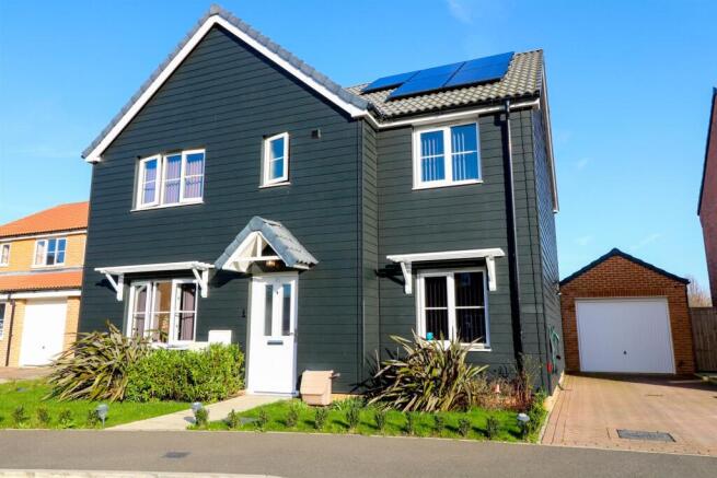 5 bed property, in Hodgson Avenue, £450,000