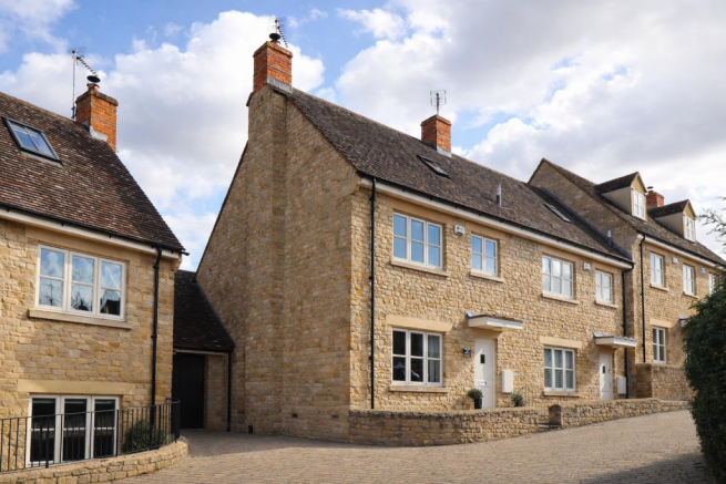3 bed property, in Park End, £650,000