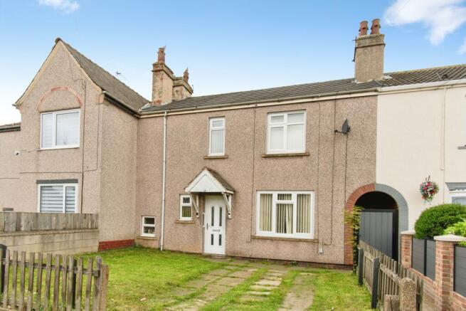 3 bed property, in Fryston Road, £140,000