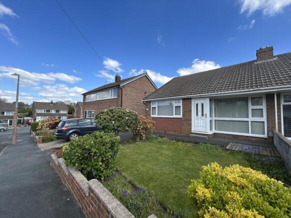 3 bed property, in Priory Walk, £215,000