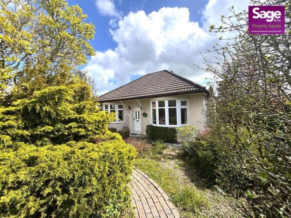 2 bed property, in Penllyn Avenue, £300,000