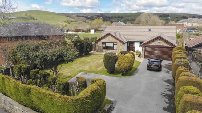 5 bed property, in Greensnook Lane, £539,000