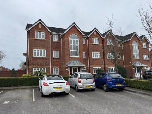 2 bed property, in 64 Rollesby Gardens, £70,000