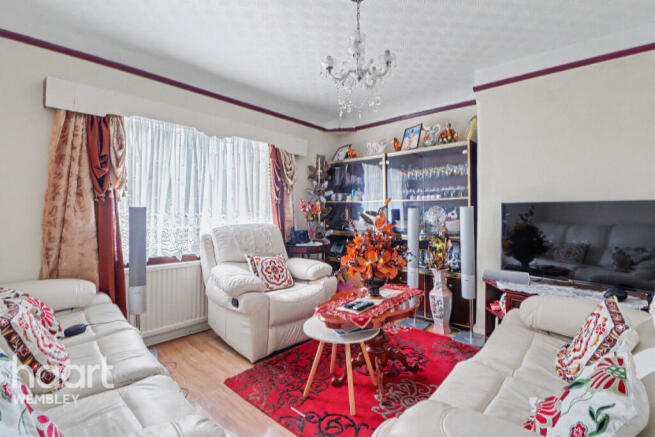 2 bed property, in Besant Road, £340,000