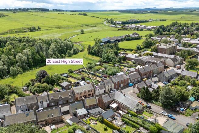 2 bed property, in 20 East High Street, £175,000