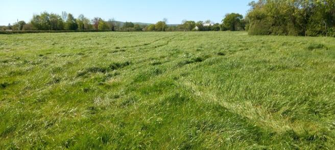 Land, in Kinnerton Lane, £175,000