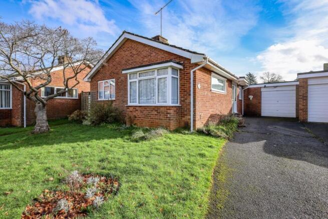 3 bed property, in Patricks Copse Road, £450,000