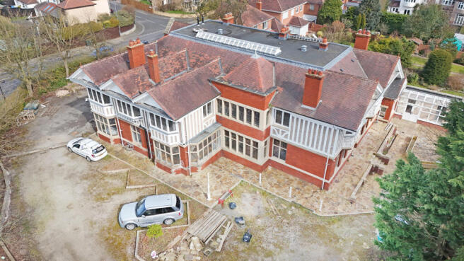 6 bed property, in Grange Road, £857,500