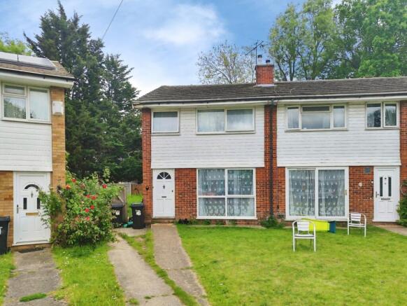 3 bed property, in Reynards Close, £335,000
