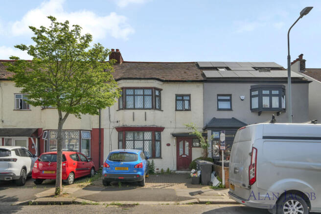 3 bed property, in Brook Road, £550,000