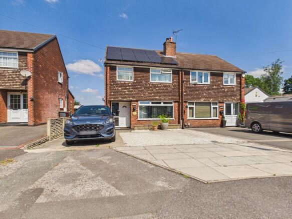 3 bed property, in Carr Lane, £260,000