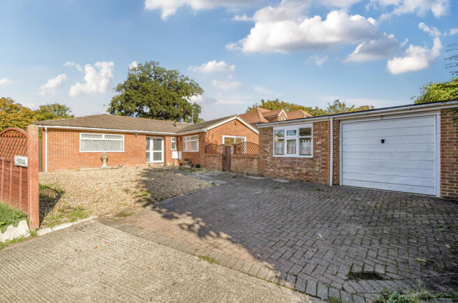 3 bed property, in Doles Lane, £725,000