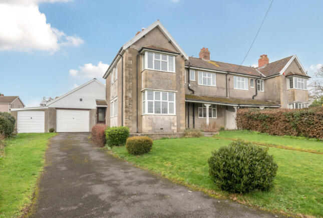 4 bed property, in Cooks Hill, £450,000