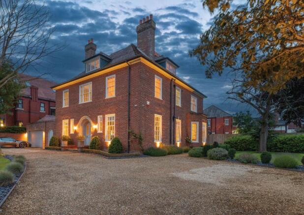 6 bed property, in Westcliffe Road, £1,800,000