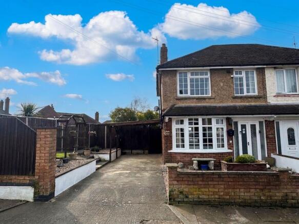 3 bed property, in Savernake Road, £295,000