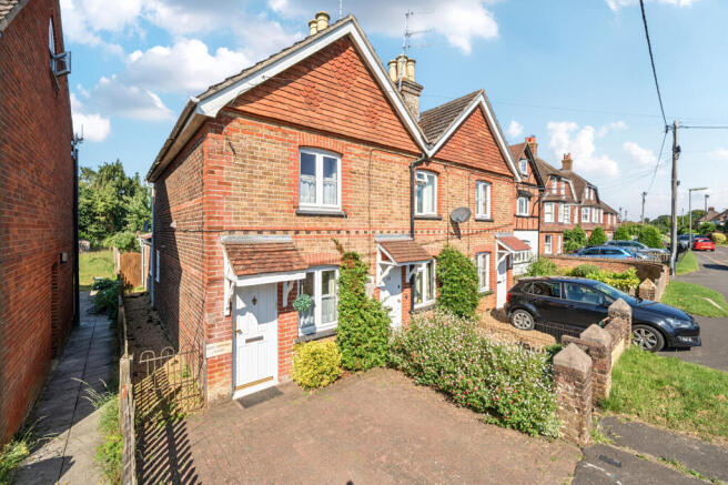 2 bed property, in Chapel Lane, £425,000