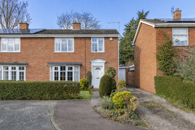 4 bed property, in Lantree Crescent, £500,000