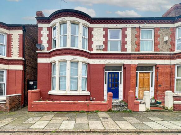 2 bed property, in Hereford Road, £150,000