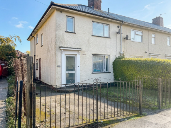4 bed property, in Camborne Road, £365,000
