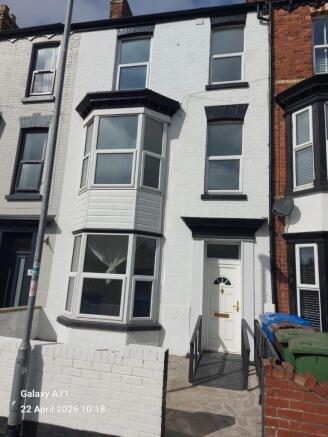 6 bed property, in 30 New Burlington Road, £180,000