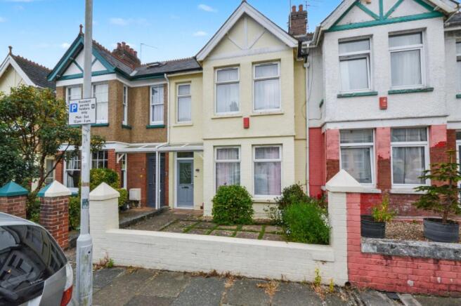 4 bed property, in Stangray Avenue, £230,000