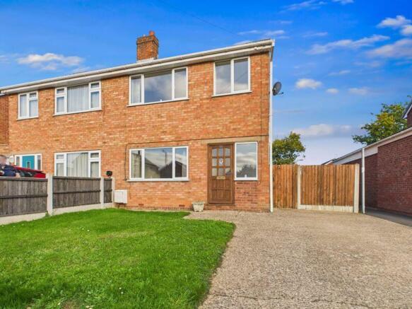 3 bed property, in Hazelwells Road, £195,000