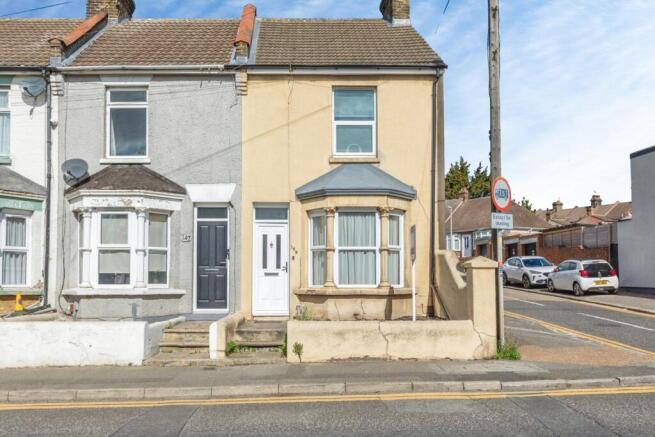 3 bed property, in Frindsbury Road, £280,000