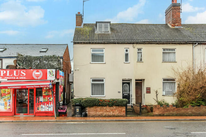 2 bed property, in Midland Road, £185,000