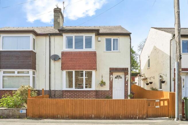 3 bed property, in Park Avenue, £250,000