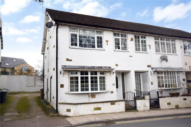 3 bed property, in Main Street, £260,000
