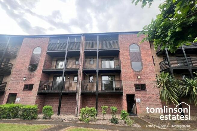 1 bed property, in Alderney Street, £50,000