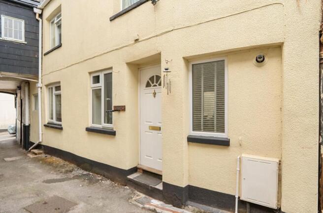 2 bed property, in Stokes Lane, £139,950