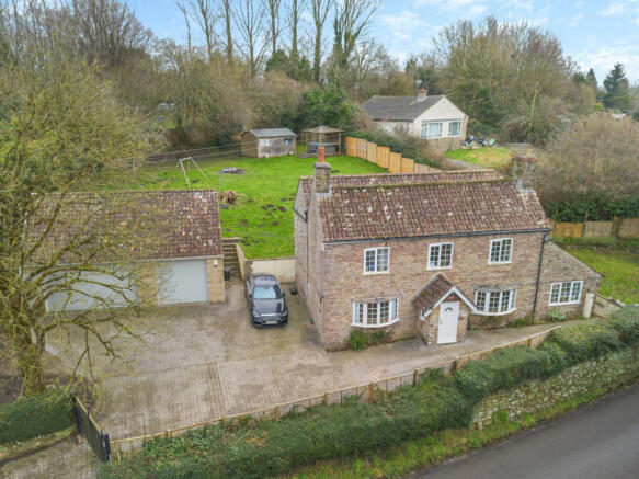 6 bed property, in The Slad, £800,000