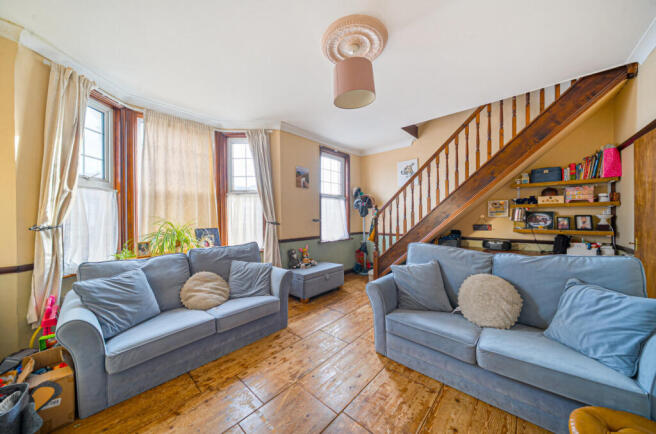 2 bed property, in Sutton Road, £200,000