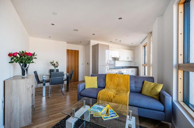 1 bed property, in Alfred Street, £215,000