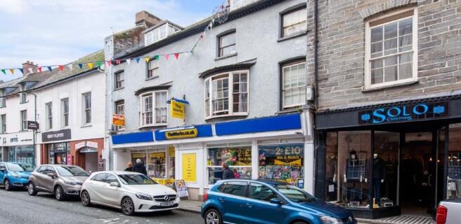 Land, in 7-8 High Street, £275,000