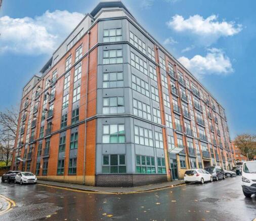 2 bed property, in Flat 107 The Habitat, £90,000