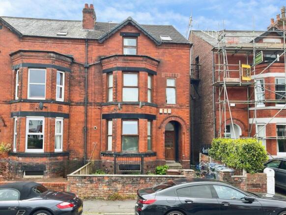 2 bed property, in Goulden Road, £240,000