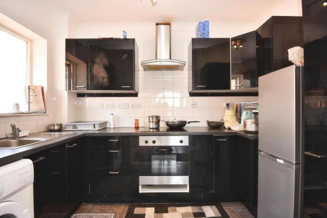 2 bed property, in Cavendish House, £280,000