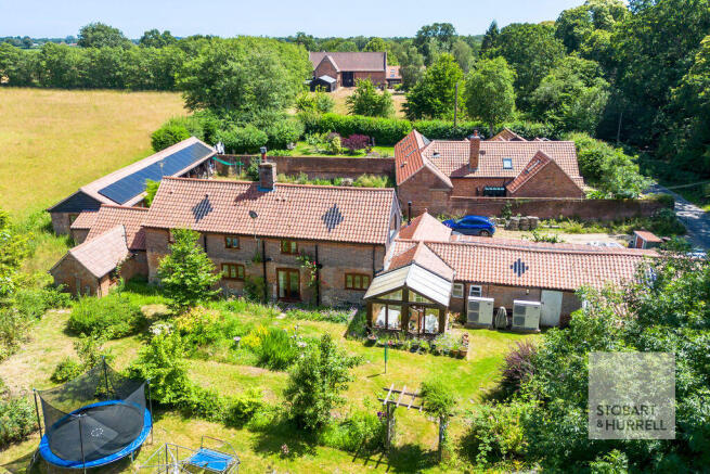 5 bed property, in Cangates, £550,000