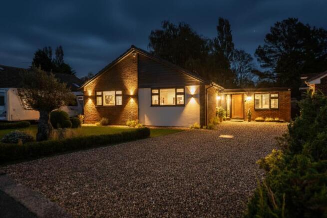 4 bed property, in Green Lane, £495,000