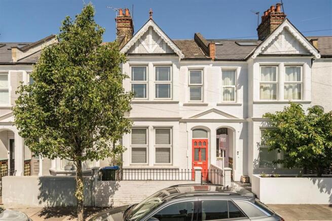 3 bed property, in Eastcombe Avenue, £825,000