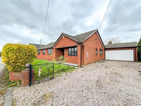 4 bed property, in The Wood, £300,000