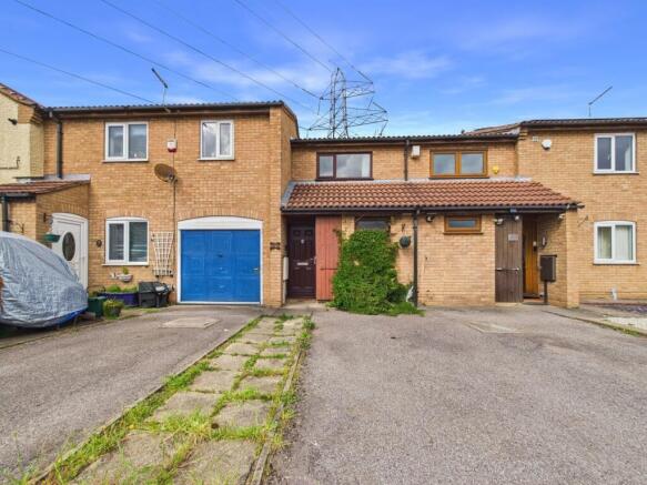 1 bed property, in Luccombe Drive, £100,000