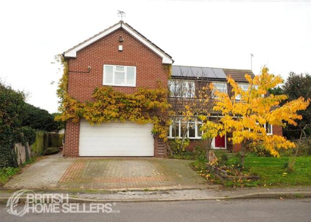 6 bed property, in Station Road, £400,000