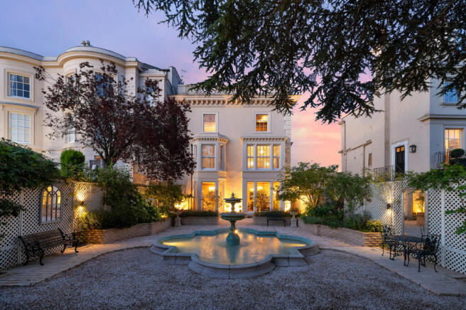 6 bed property, in The Townhouse, £1,250,000