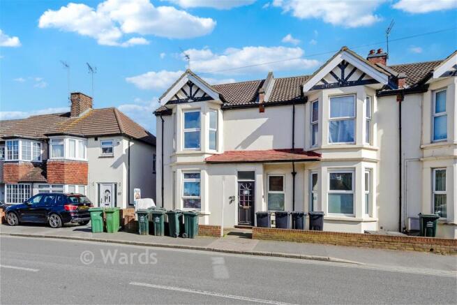 1 bed property, in Highfield Road, £150,000