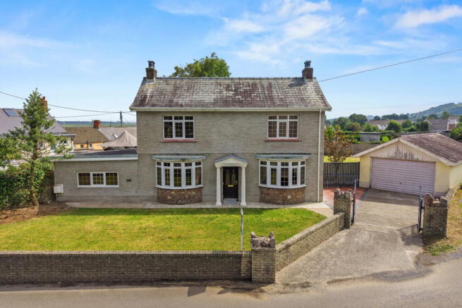 3 bed property, in Seabank, £300,000