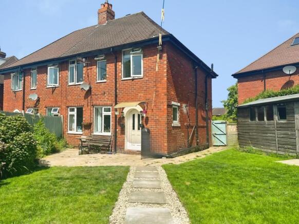 3 bed property, in Beatty Road, £190,000